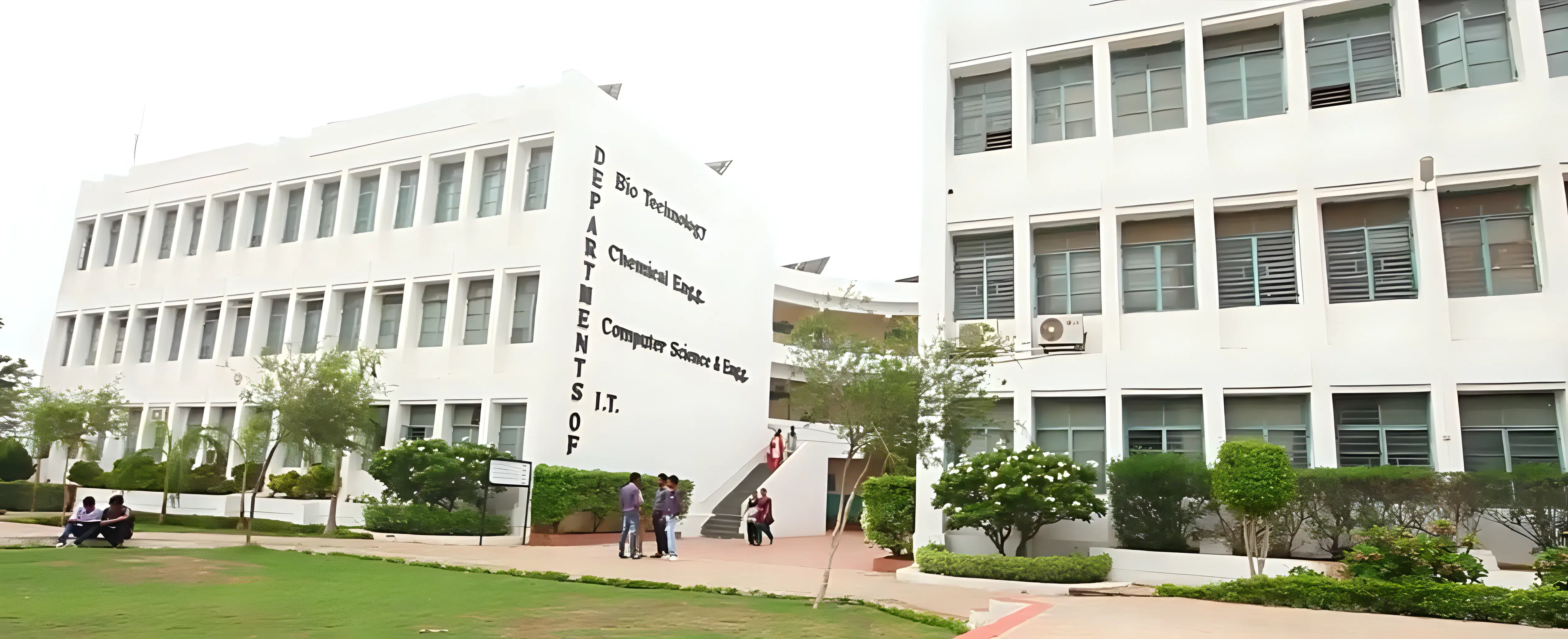 RITEE campus photo 7